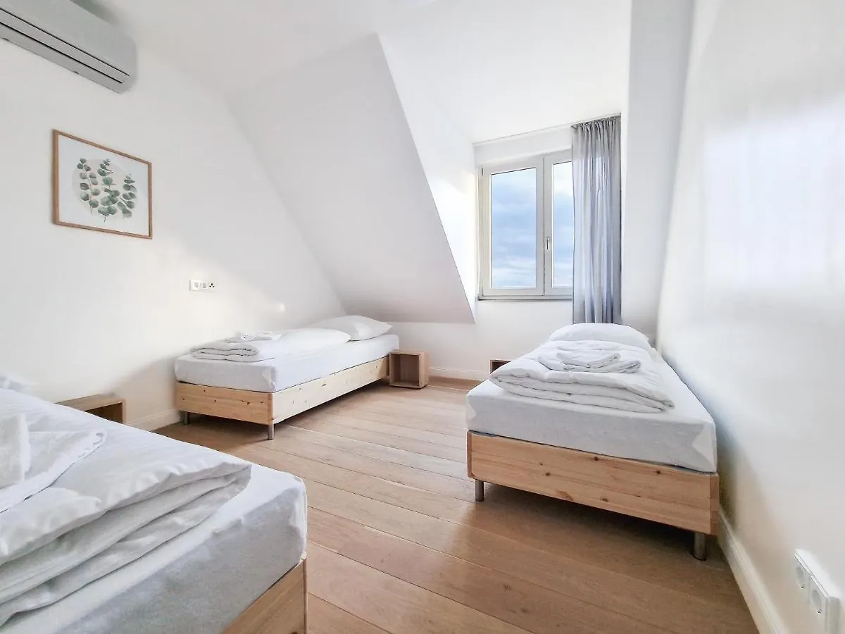 Raj Living - City Apartments With 1 Or 2 Rooms - 15 Min To Messe Dus And Old Town Dus Düsseldorf Deutschland