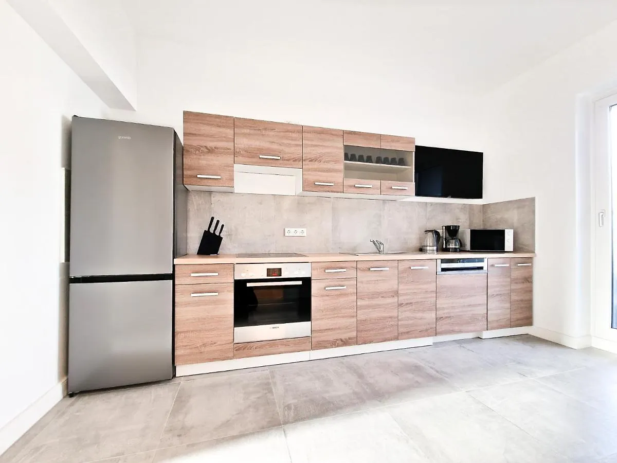 Raj Living - City Apartments With 1 Or 2 Rooms - 15 Min To Messe Dus And Old Town Dus Düsseldorf